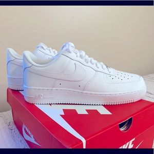 Men’s White Nike Air Force 1 ‘07 Size 11.5